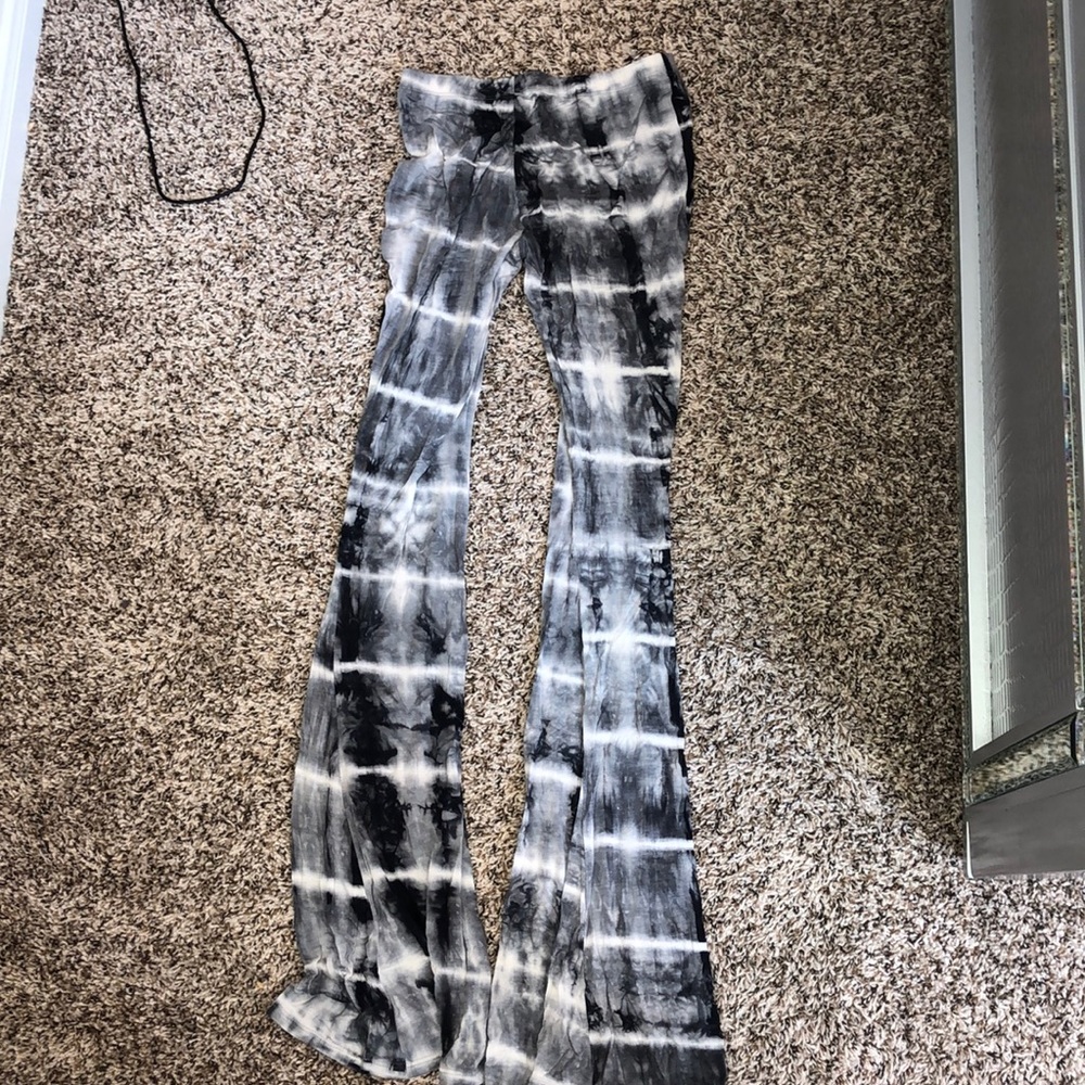 Booty popping pants